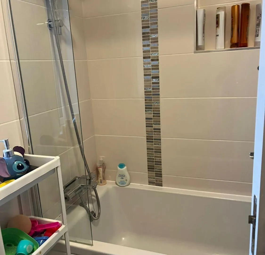 Accommodatie bij particulieren Private Single Bedroom In Beautiful House Dublin